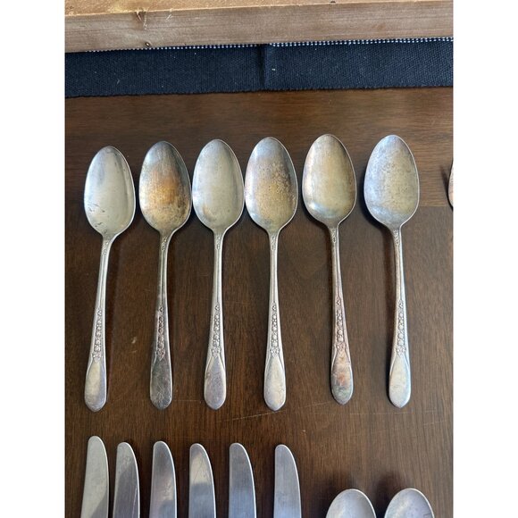 Vintage 1941 Wm Rogers Mfg Co Silverplate Flatware 28 Pcs Priscilla Lady Ann - Picture 7 of 9